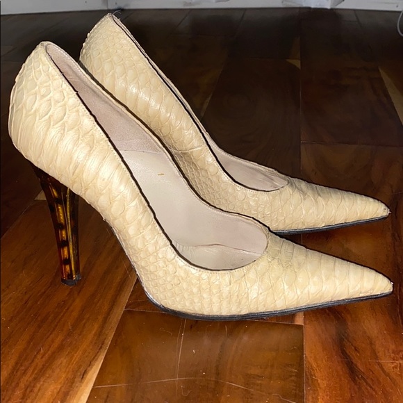 Tan Versace Crocodile Pumps with Brown Clear Heel sz 38.5 (US 8) - Picture 1 of 4